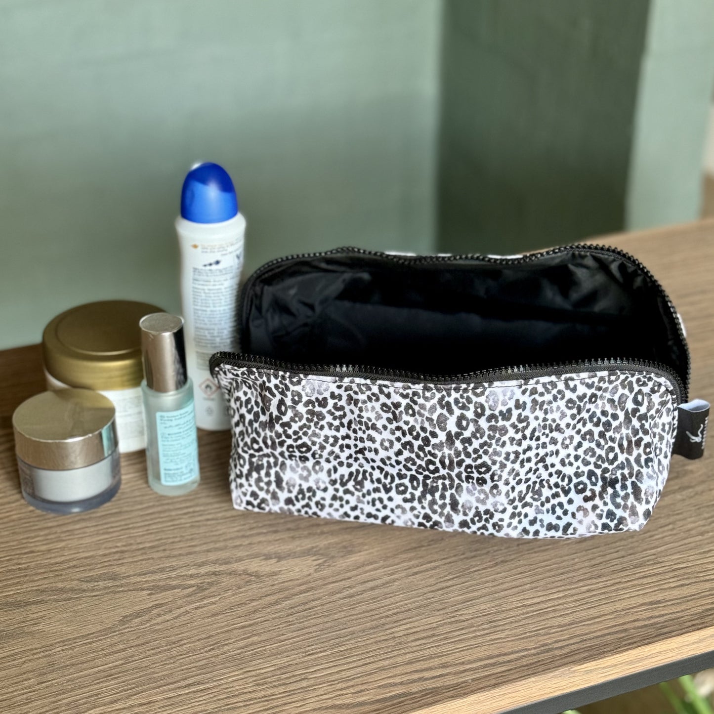 Diagonal Toiletry Bag - iszi ONLINE