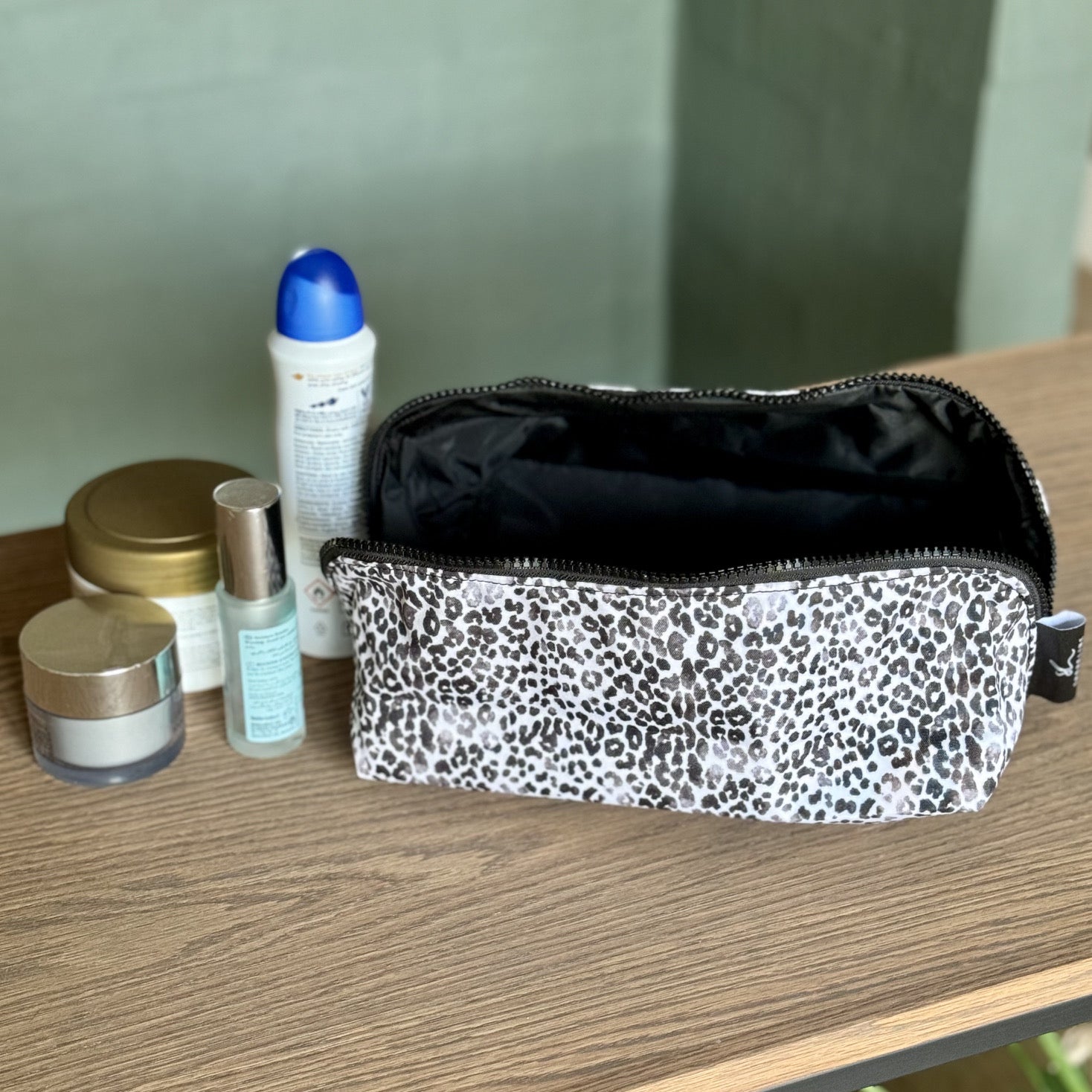 Diagonal Toiletry Bag - iszi ONLINE