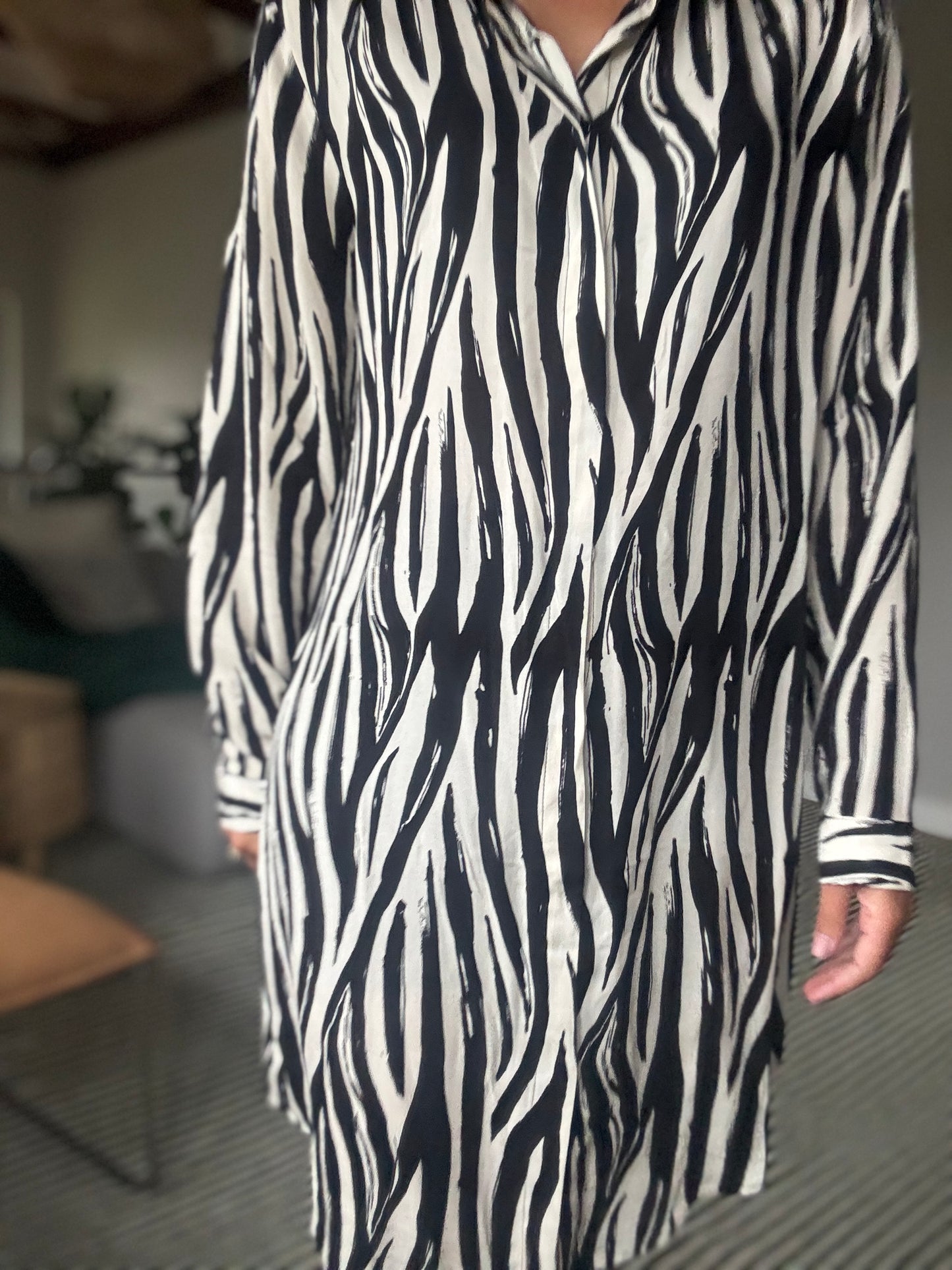 Midi Shirt Dresses in Black and Beige
