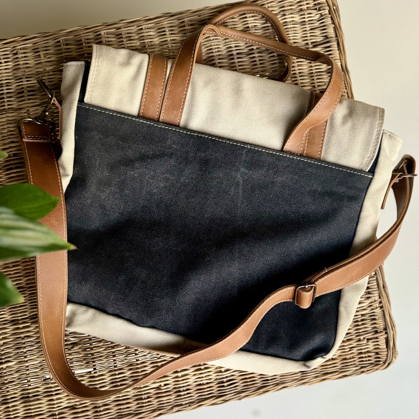 Canvas Laptop Bag - iszi ONLINE