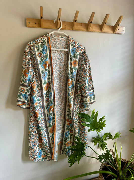 Vintage floral Cover-Up / Shawl - iszi ONLINE