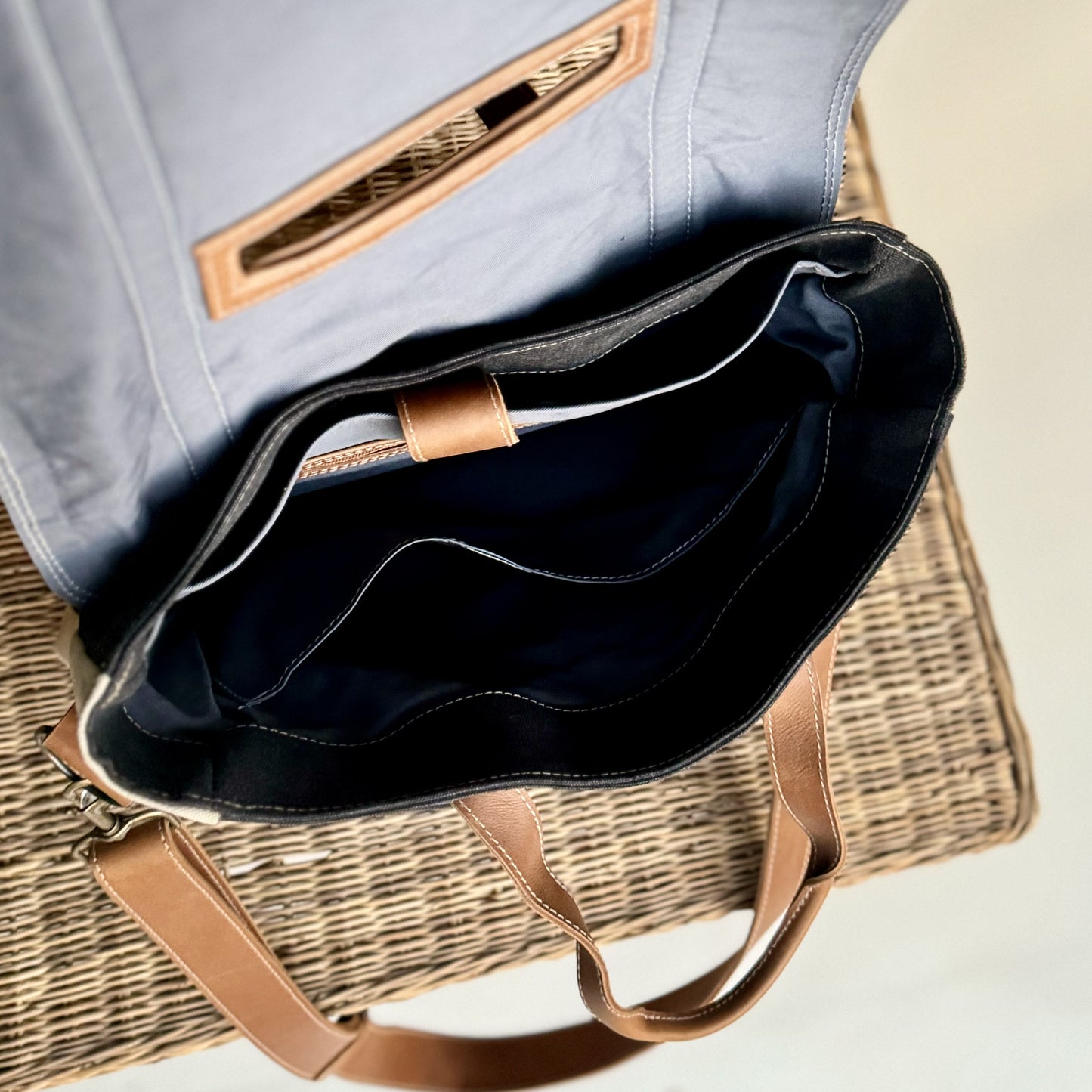 Canvas Laptop Bag - iszi ONLINE
