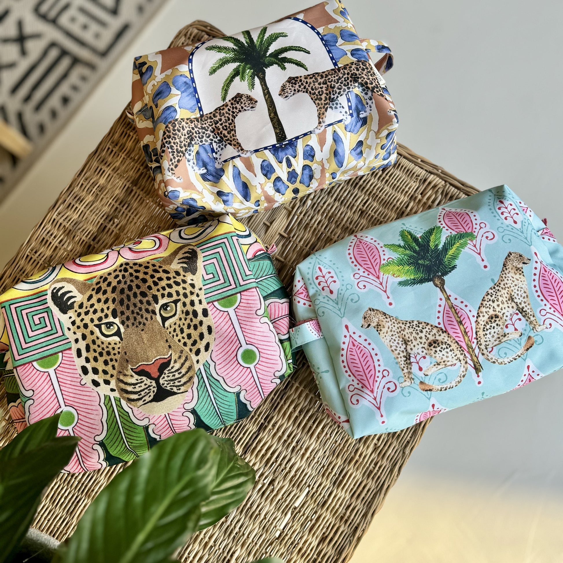 Leo Toiletry Bag
