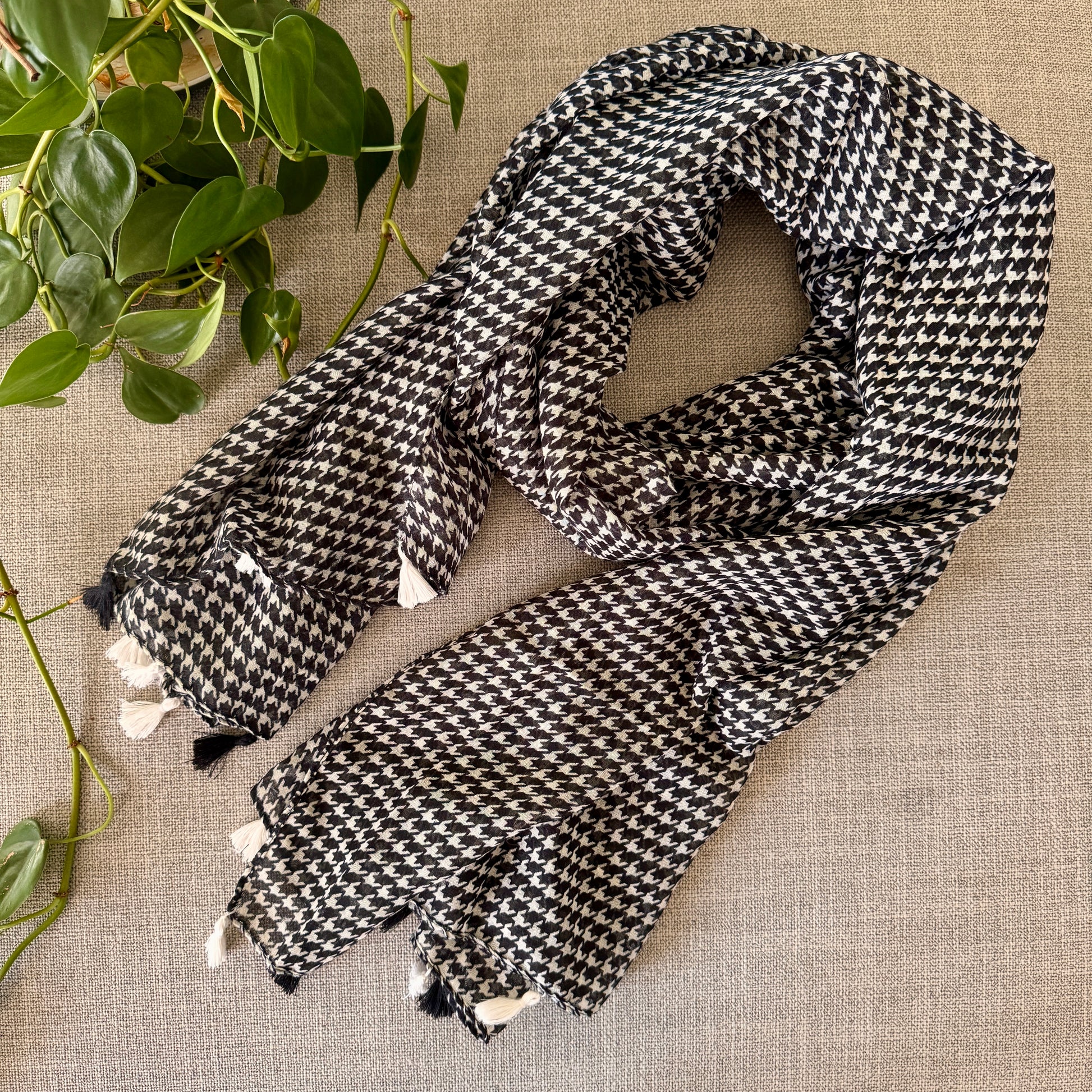 Mary Houndstooth Scarf