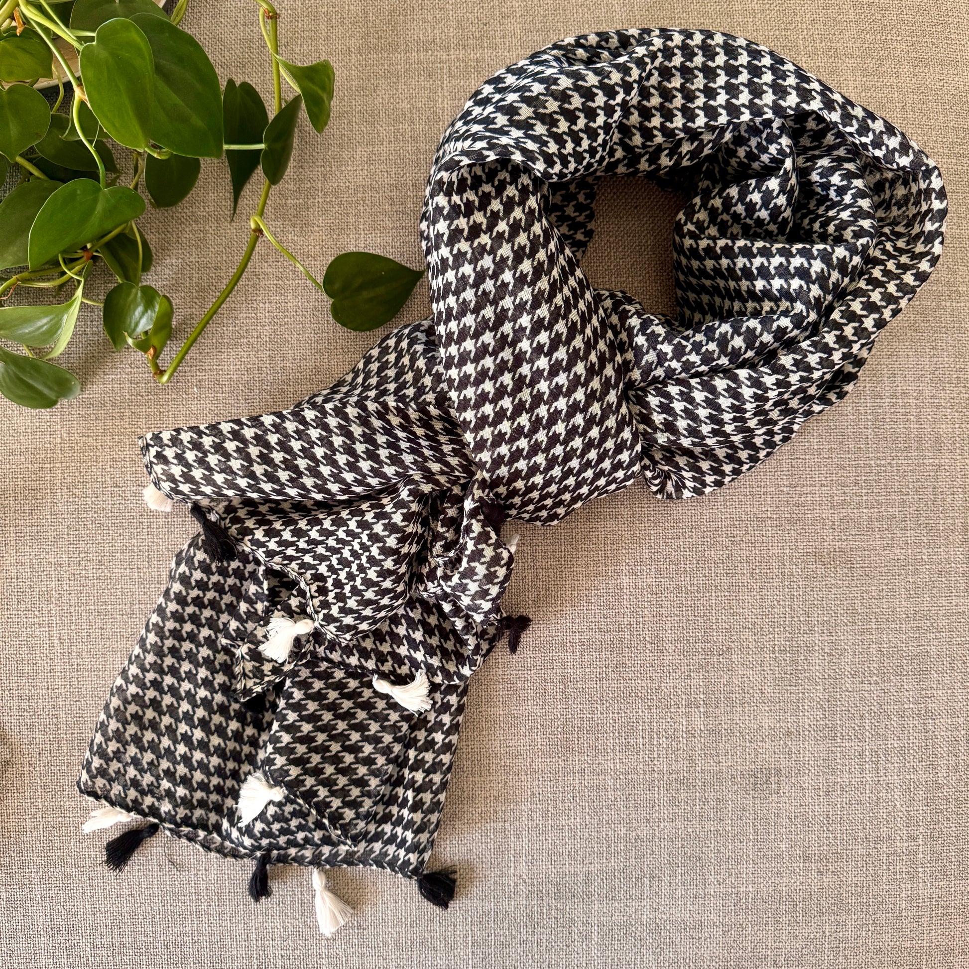 Mary Houndstooth Scarf