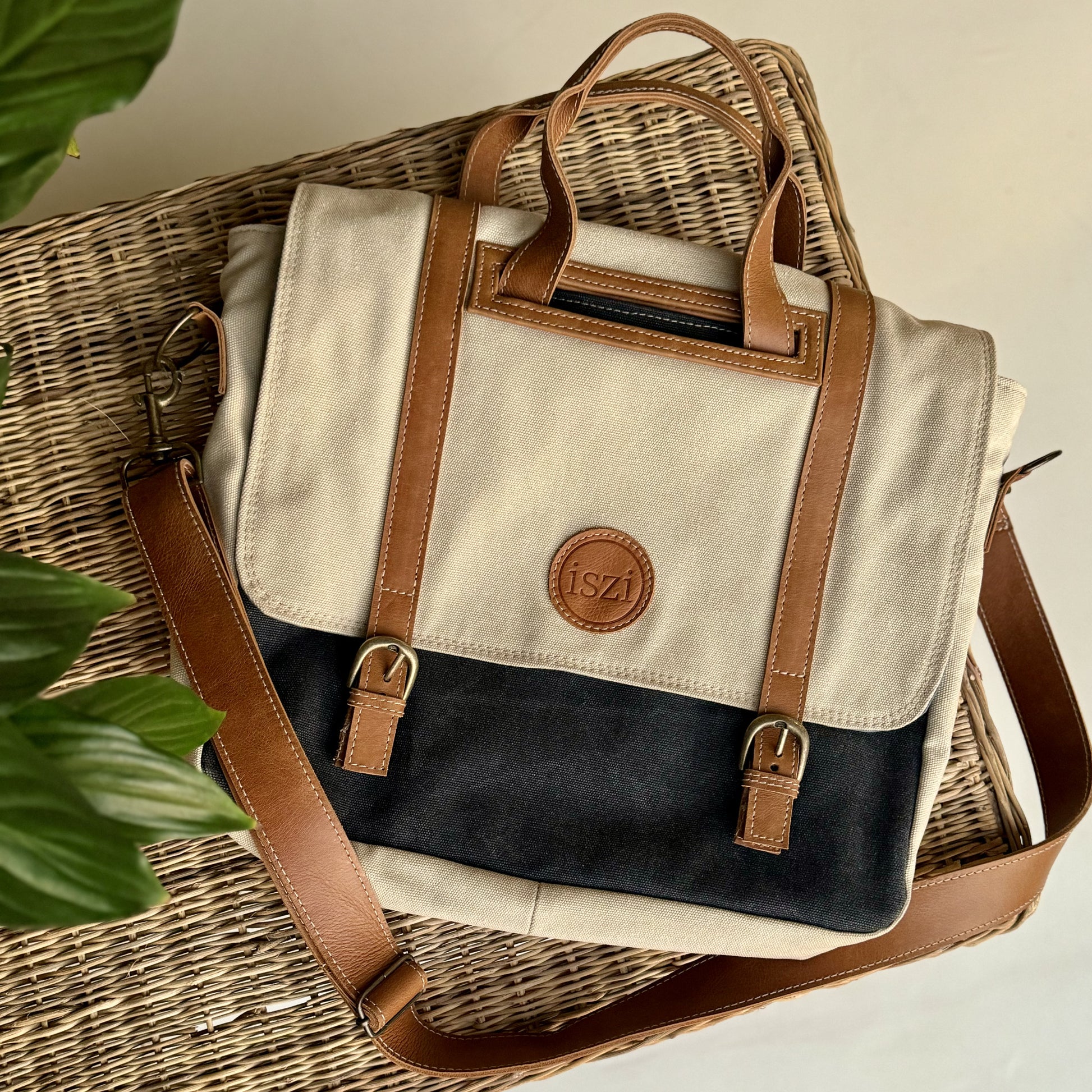 Canvas Laptop Bag - iszi ONLINE