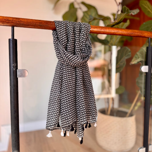 Mary Houndstooth Scarf