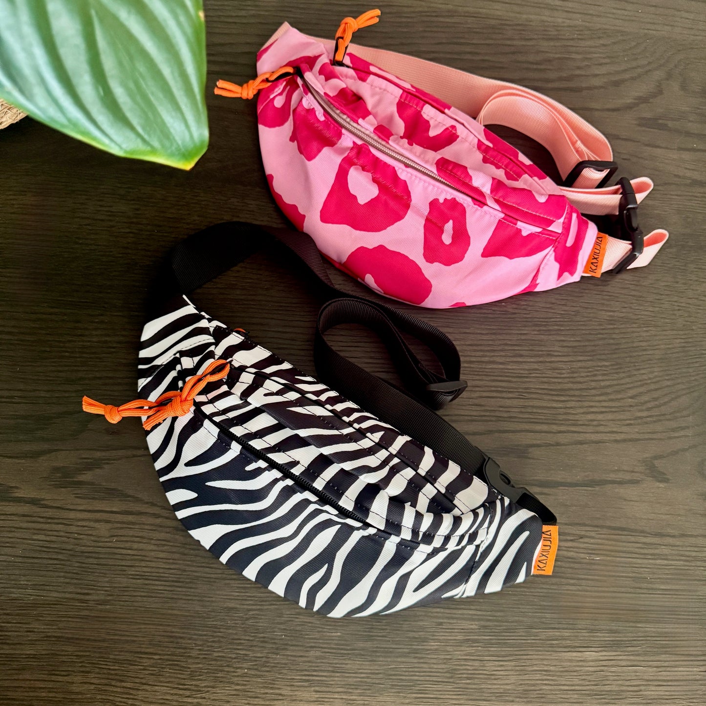 Hip Moonbags in pink and Black and White
