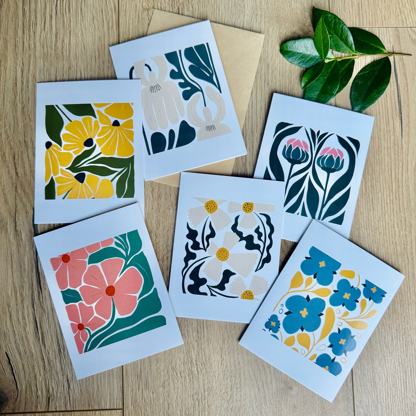 Selection of 6 floral cards