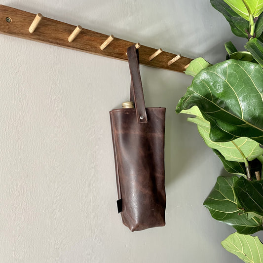 Single chocolate leather wine bag