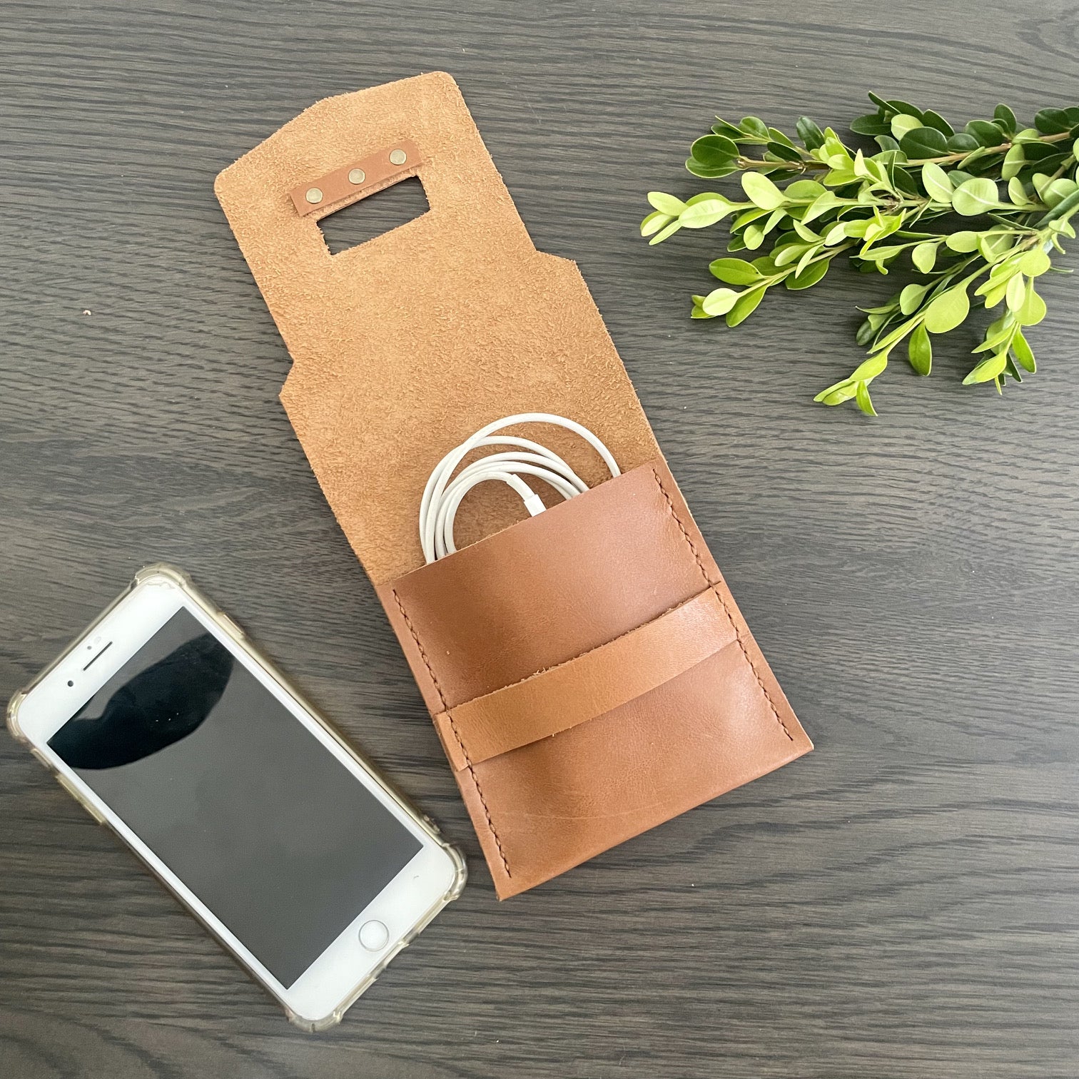 Leather Cellphone Charger Pouch - iszi ONLINE