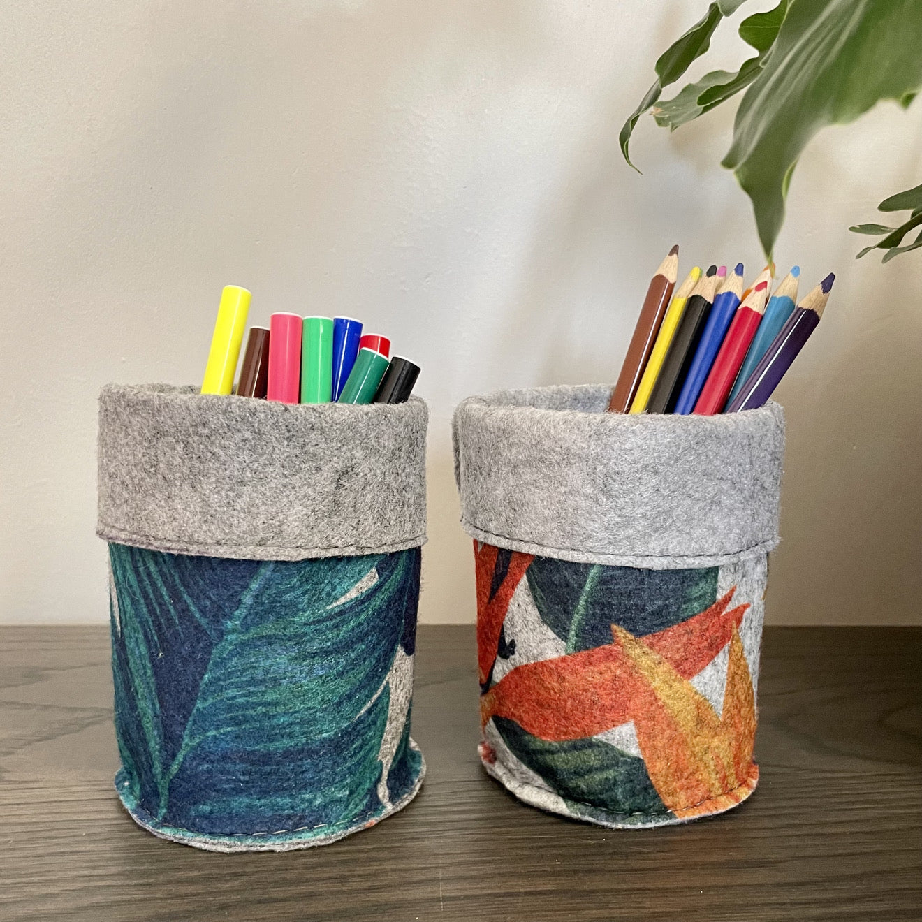velt stationary holder in fern and strelitzia design