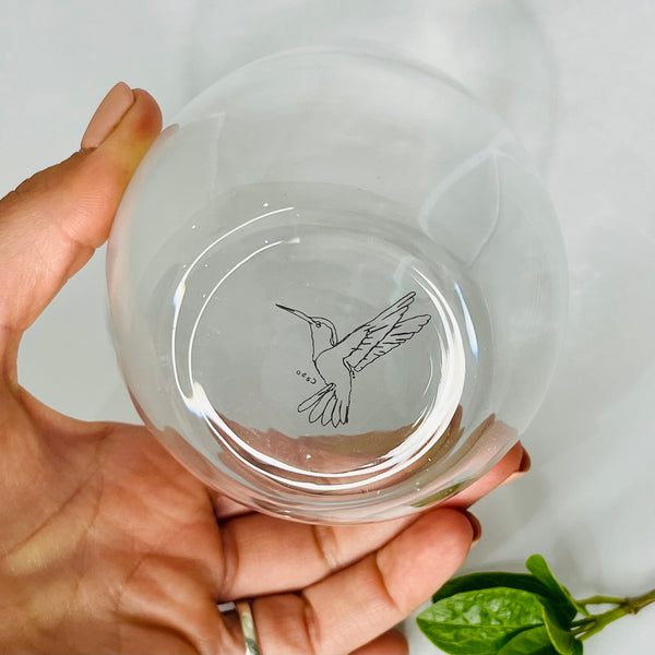 Stemless glass with hummingbird