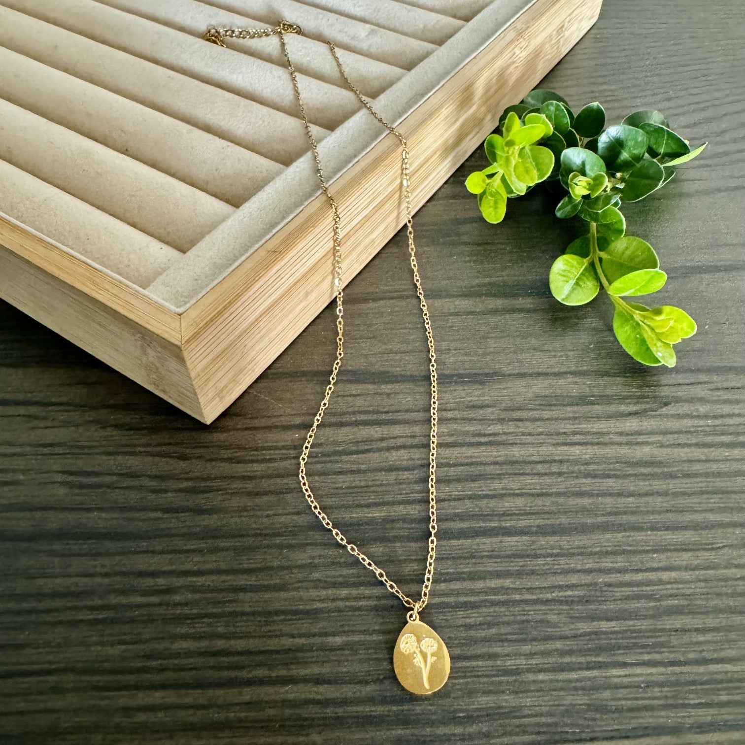 Flower Pendant Necklace - iszi ONLINE