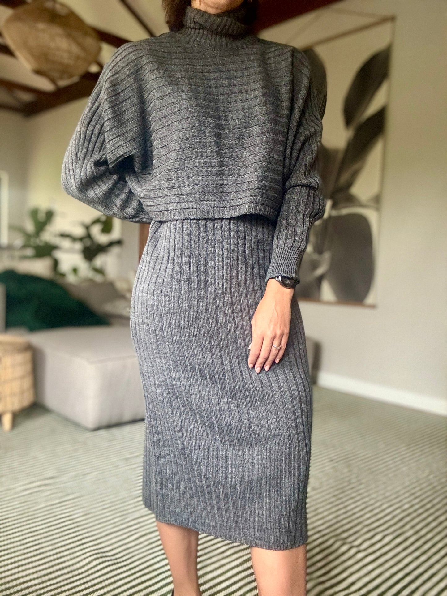 Grey knit dress with jersey