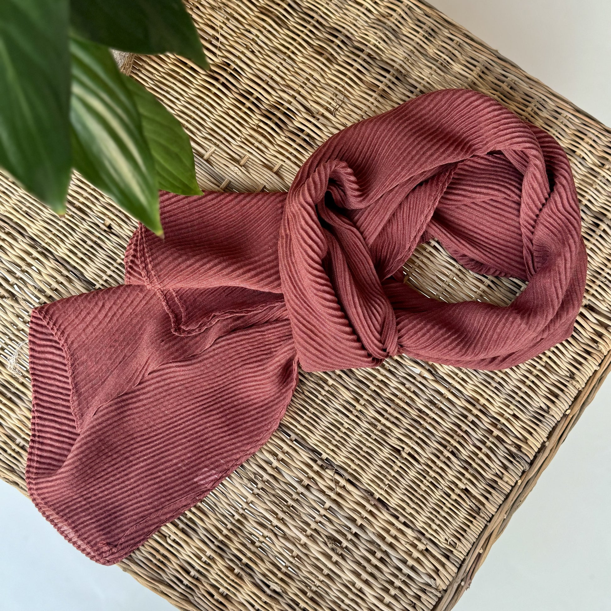 Feminine Burgundy Scarf - iszi ONLINE