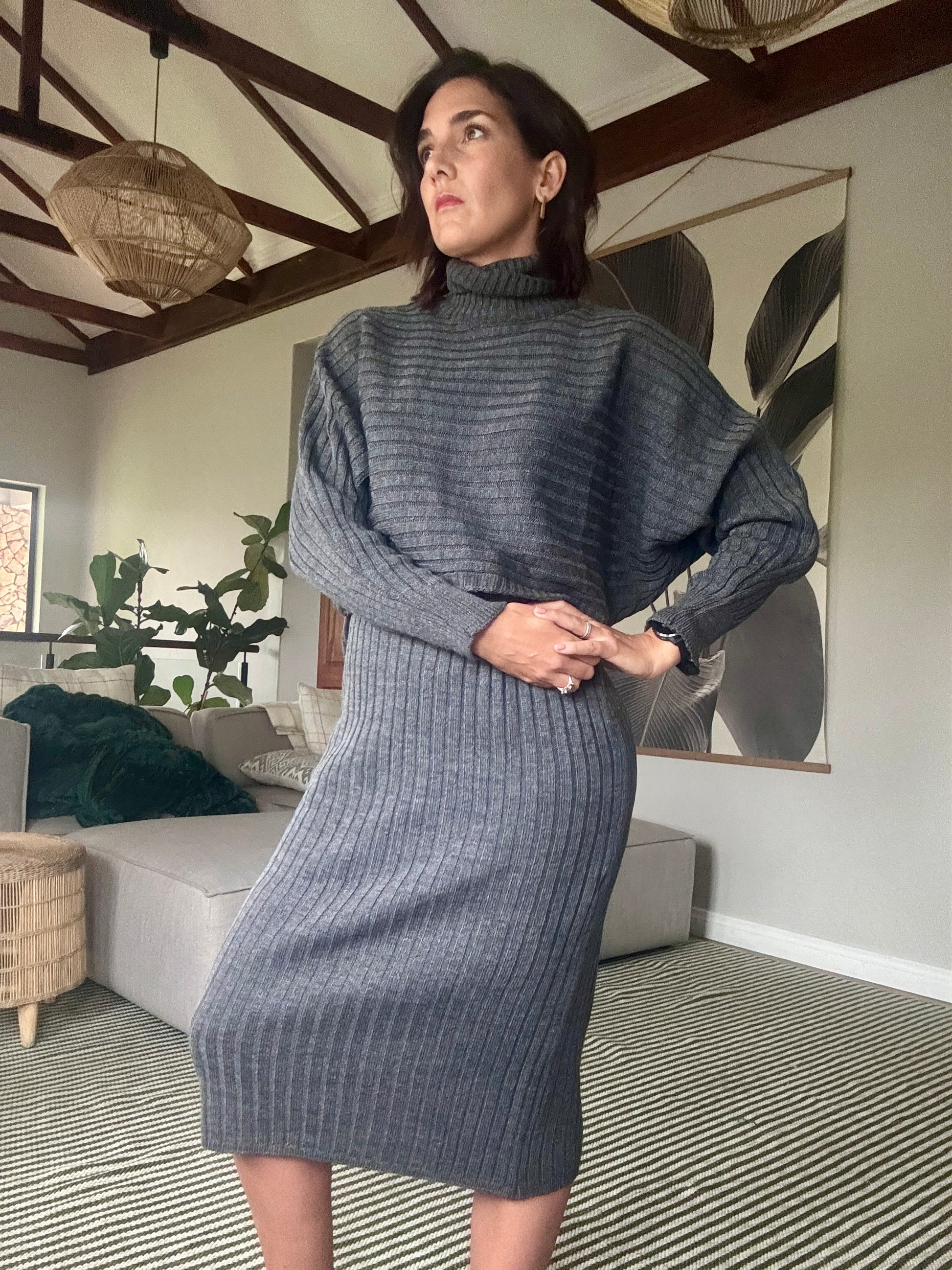 Grey knit dress with jersey