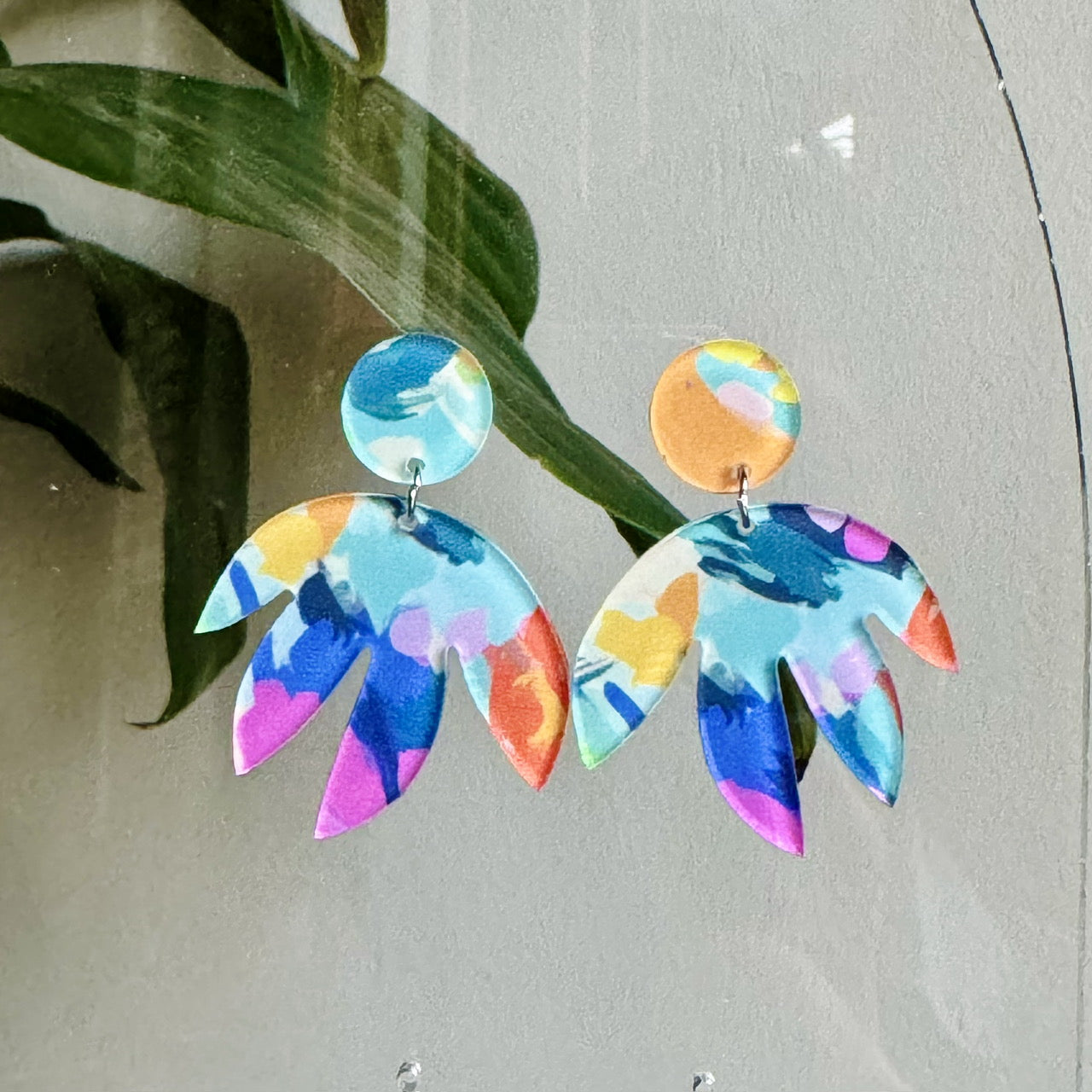 Dangling Earrings Abstract Leaf - iszi ONLINE