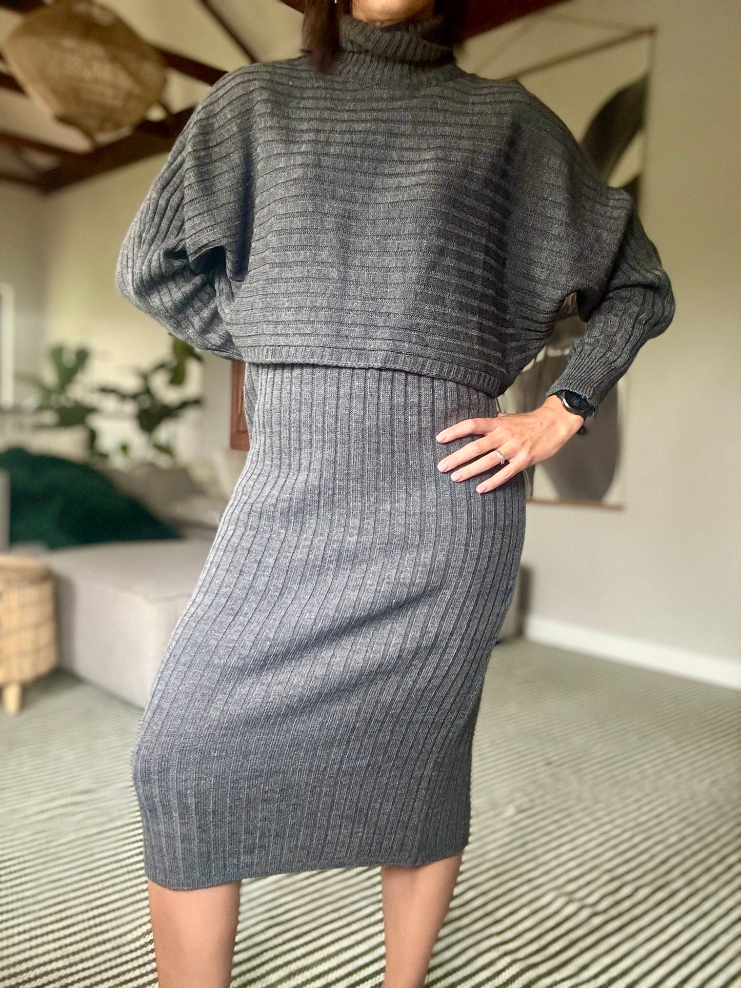 Grey knit dress with jersey
