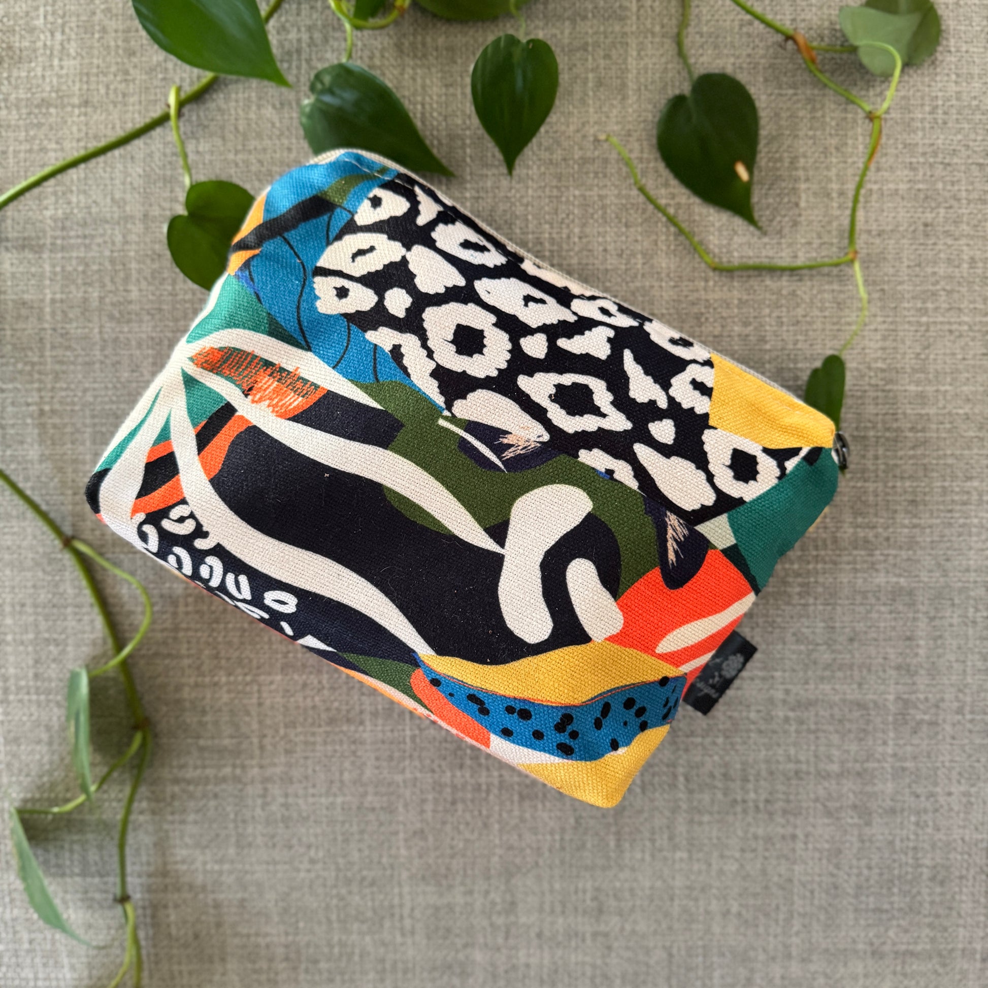 Toiletry Bags in Blue arch and Chalford