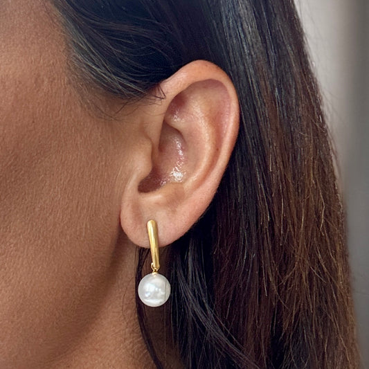 Elegant Pearl and Gold Earrings