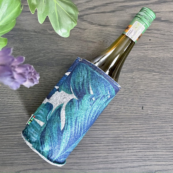 Velt wine bottle holder in fern design