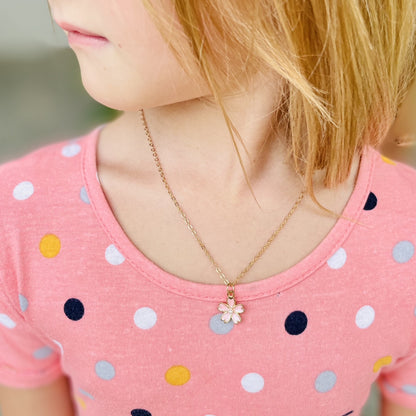 Girls Necklace - Butterfly,Flower, Green Heart, White Clover - iszi ONLINE