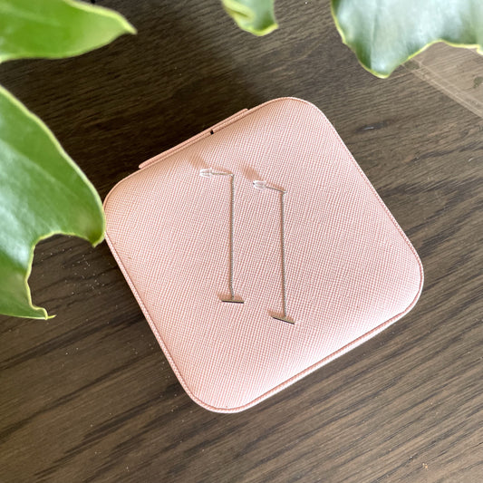 Minimalist Tread earrings in silver