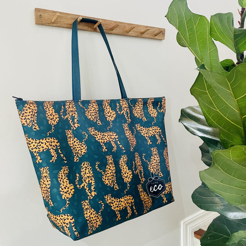 Medium Beach Bag with a Leopard design
